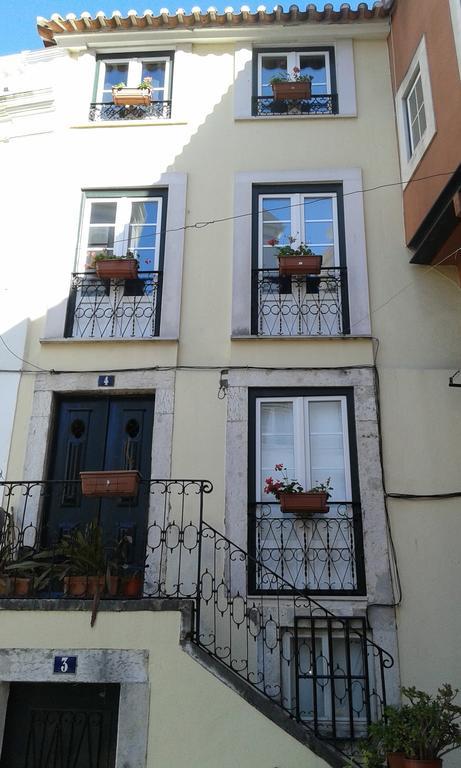 Beautiful Studio In Historic Alfama Apartment *
